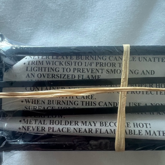 NIP SET OF 3 TEA LIGHT CANDLES IN BLACK METAL HOLDER - Picture 2 of 5